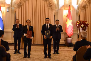 Tổng Bí thư, Chủ tịch nước Tô Lâm và Thủ tướng Thái Lan Anutin Charnvirakul chứng kiến trao Chương trình hành động triển khai quan hệ Đối tác Chiến lược toàn diện Việt Nam-Thái Lan giai đoạn 2026-2031. (Ảnh: XUÂN SƠN)
