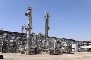 Một nhà máy lọc dầu ở tỉnh Wasit, Iraq. (Ảnh: THX/TTXVN)