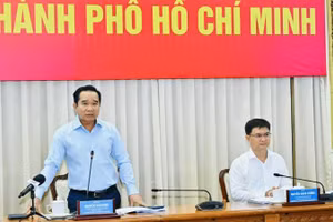 Đồng chí Nguyễn Văn Được, Ủy viên Trung ương Đảng, Phó Bí thư Thành ủy, Chủ tịch Ủy ban nhân dân Thành phố Hồ Chí Minh phát biểu ý kiến tại hội thảo.
