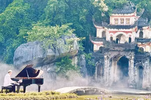 Một cảnh trong MV. (Nguồn Fanpage Secret Garden).