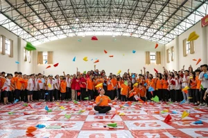 Để trẻ em Việt Nam có thể vững bước trong một tương lai thế giới đầy biến động, chúng ta cần trang bị những hành trang phù hợp cho các em từ hôm nay. (Ảnh UNICEF)