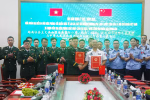 Ký kết biên bản Hội đàm ngày 22/4.