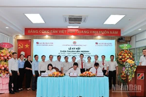 Các đơn vị ký kết thỏa thuận về thực hiện chính sách tín dụng phục vụ phát triển nông nghiệp, nông thôn.