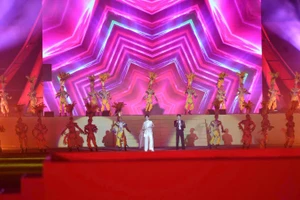 Chương trình nghệ thuật tại lễ bế mạc ASEAN Para Games 13.