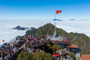 Đỉnh Fanxipang là điểm nhấn của du lịch Lào Cai luôn thu hút đông đảo du khách.