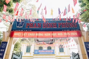 Trường trung học phổ thông Phan Đình Phùng được Ủy ban nhân dân thành phố Hà Nội đã quyết định thành lập ngày 10/3/1973. 