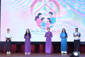 "Chạm yêu thương - Xây hạnh phúc" là chủ đề của Ngày Gia đình Việt Nam năm 2026.