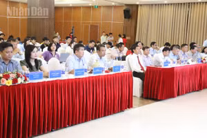 Các đại biểu dự lễ phát động cuộc thi.