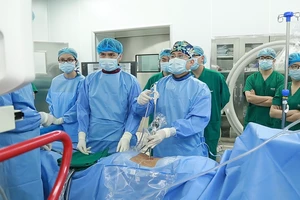 [Video] Hồi phục “thần tốc” chỉ sau 3 giờ mổ thoát vị đĩa đệm 