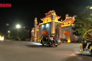[Video] Đặc sắc tour đêm “Đền Hùng lung linh nguồn cội”