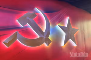 Biểu tượng của Đảng Cộng sản Việt Nam và Nhà nước Cộng hòa Xã hội chủ nghĩa Việt Nam. (Ảnh: HNV)