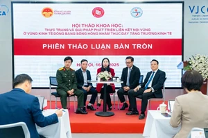 Phiên thảo luận bàn tròn được chủ trì bởi Phó Giáo sư, Tiến sĩ Đinh Thị Nga, Phó Viện trưởng Viện Kinh tế-xã hội và Môi trường.