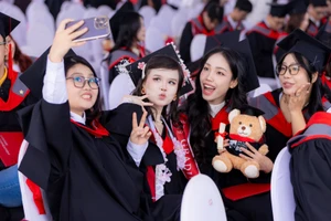 Trường đại học Anh Quốc Việt Nam vinh danh hơn 600 tân cử nhân và thạc sĩ.