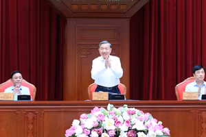 Tổng Bí thư, Chủ tịch nước Tô Lâm, Thường trực Ban Bí thư Trần Cẩm Tú và Trưởng ban Tổ chức Trung ương Nguyễn Duy Ngọc chủ trì gặp mặt cán bộ quy hoạch diện Bộ Chính trị quản lý. (Ảnh: ĐĂNG KHOA)