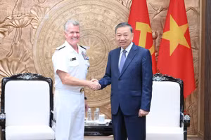 Tổng Bí thư, Chủ tịch nước Tô Lâm tiếp Đô đốc Samuel Paparo, Tư lệnh Bộ Chỉ huy Thái Bình Dương Hoa Kỳ. (Ảnh: ĐĂNG KHOA)