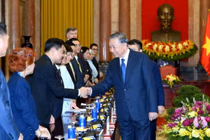 Tổng Bí thư, Chủ tịch nước Tô Lâm tiếp các Trưởng đoàn các nước, tổ chức quốc tế tham dự Diễn đàn Tương lai ASEAN lần thứ ba. (Ảnh: ĐĂNG KHOA)