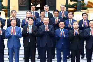 Tổng Bí thư, Chủ tịch nước Tô Lâm và các đồng chí lãnh đạo, nguyên lãnh đạo Đảng, Nhà nước và các đại biểu dự hội nghị. (Ảnh: ĐĂNG KHOA)