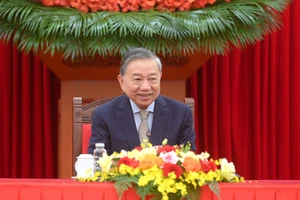 Tổng Bí thư Tô Lâm điện đàm với Tổng Thư ký Đảng Hành động Nhân dân, Thủ tướng Singapore Lawrence Wong. (Ảnh: ĐĂNG KHOA)