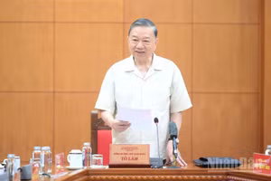 Tổng Bí thư, Chủ tịch nước Tô Lâm chủ trì làm việc với Đảng ủy Chính phủ và các cơ quan về xây dựng kết cấu hạ tầng đồng bộ, nhằm đưa nước ta cơ bản trở thành nước công nghiệp theo hướng hiện đại. (Ảnh: ĐĂNG KHOA)