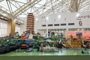 Khu trưng bày mô hình các điểm di sản và du lịch tỉnh Ninh Bình.