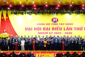 Ban Chấp hành Đảng bộ tỉnh Tây Ninh nhiệm kỳ 2025-2030 ra mắt Đại hội.