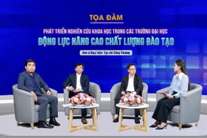 Tọa đàm với chủ đề: “Phát triển nghiên cứu khoa học trong các trường đại học – động lực nâng cao chất lượng đào tạo”. (Ảnh: KIM DUNG)