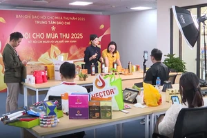 Phiên livestream tại Hội chợ Mùa Thu lần thứ I – 2025. 