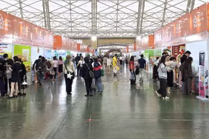 Hội chợ Mùa Thu lần thứ I-2025 đã trở thành điểm hẹn giao thương quy mô lớn, nơi doanh nghiệp trong và ngoài nước. (Ảnh: KIM DUNG)