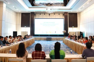 Hội thảo chuyên đề "Phát triển bền vững và chuyển đổi xanh trong sản xuất công nghiệp".