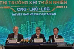 Diễn đàn Chiến lược và xu hướng phát triển thị trường Khí thiên nhiên (CNG, LNG, LPG) tại Việt Nam và khu vực ASEAN. (Ảnh: KIM DUNG)