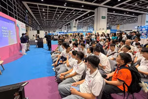 Học sinh Việt Nam ghi dấu ấn tại sân chơi Robotics khu vực