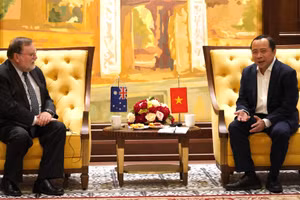 Bộ trưởng Vũ Hải Quân tiếp và làm việc với Nhà khoa học trưởng Australia Tony Haymet.