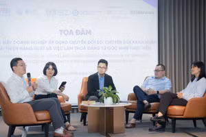 Quang cảnh phiên tọa đàm tại Hội thảo “Thúc đẩy doanh nghiệp áp dụng chuyển đổi số, chuyển đổi xanh nhằm cải thiện năng suất và việc làm thỏa đáng - Góc nhìn từ thực tiễn”.