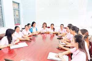 Hội Liên hiệp Phụ nữ xã Thới Thuận thực hiện mô hình dân vận khéo “Vận động nhân dân chấp hành tốt các quy định của pháp luật về công tác quản lý đối với hoạt động hụi”.