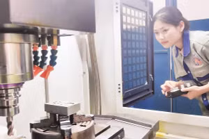 Không vào được trường THPT công lập, nhiều gia đình ở Huế giờ đây đã vận động con em học nghề, chọn hướng đi phù hợp.
