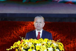 Tổng Bí thư Tô Lâm phát biểu tại Cầu truyền hình "Hai tay xây dựng một sơn hà”, điểm cầu Cao Bằng. (Ảnh: Thống Nhất/TTXVN)