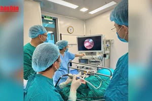 [Video] Phẫu thuật thành công bé sơ sinh 32 ngày tuổi mắc u nang hố lưỡi thanh thiệt khổng lồ hiếm gặp!