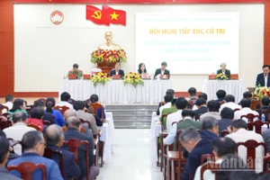 Toàn cảnh buổi tiếp xúc cử tri. (Ảnh: ANH ĐÀO)