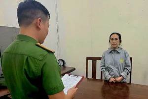 Đối tượng Nguyễn Thị Thu Thảo tại cơ quan điều tra. (Ảnh: Công an cung cấp).