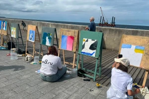 Những họa sĩ nghiệp dư bên bờ Baltic. 