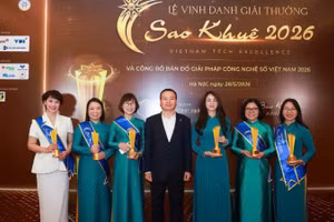 Đại diện một số đơn vị BIDV tại Lễ trao giải Sao Khuê 2026.