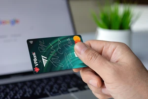 Sở hữu tấm thẻ phiên bản giới hạn có chữ ký của 5 thành viên T1 là mơ ước của nhiều game thủ.