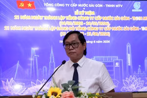 Ông Bùi Thanh Giang, Tổng Giám đốc Tổng Công ty Cấp nước Sài Gòn-Trách nhiệm hữu hạn một thành viên nhấn mạnh: Từ năm 2016, Thành phố Hồ Chí Minh đạt chỉ tiêu 100% hộ dân được cung cấp nước sạch.