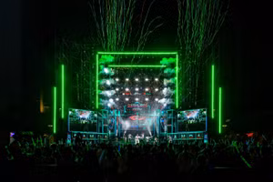 E-Concert tại Ngày tài chính số 2026 thu hút 20.000 khán giả đến cổ vũ.