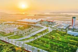 Cảng hàng không quốc tế Vân Đồn - sân bay tư nhân đầu tiên của Việt Nam.