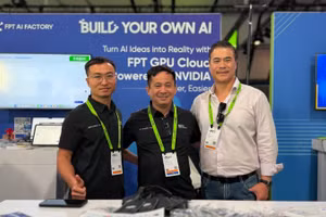 Ông Lê Hồng Việt (giữa), Tổng Giám đốc FPT Smart Cloud, Tập đoàn FPT tại sự kiện NVIDIA GTC 2026.