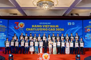 Toàn cảnh buổi Lễ công bố và trao chứng nhận “Hàng Việt Nam chất lượng cao 2026”.