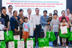 Lãnh đạo Saigon Co.op tham gia các hoạt động xã hội dành cho trẻ yếu thế, khiếm khuyết bẩm sinh. 