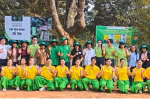 Phú Mỹ đồng hành cùng Lễ Hội Sầu riêng, khởi đầu bằng trải nghiệm quy trình “Thụ phấn hoa sầu riêng”