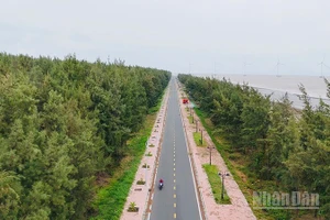 Hạ tầng giao thông phục vụ phát triển du lịch biển tại phường Trường Long Hòa, tỉnh Vĩnh Long.